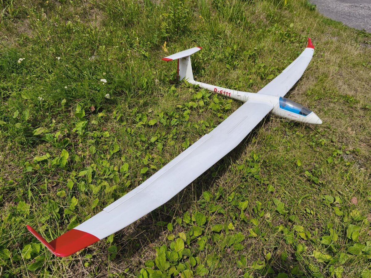 Discus – 3,4 m laminátový větroň s komponenty