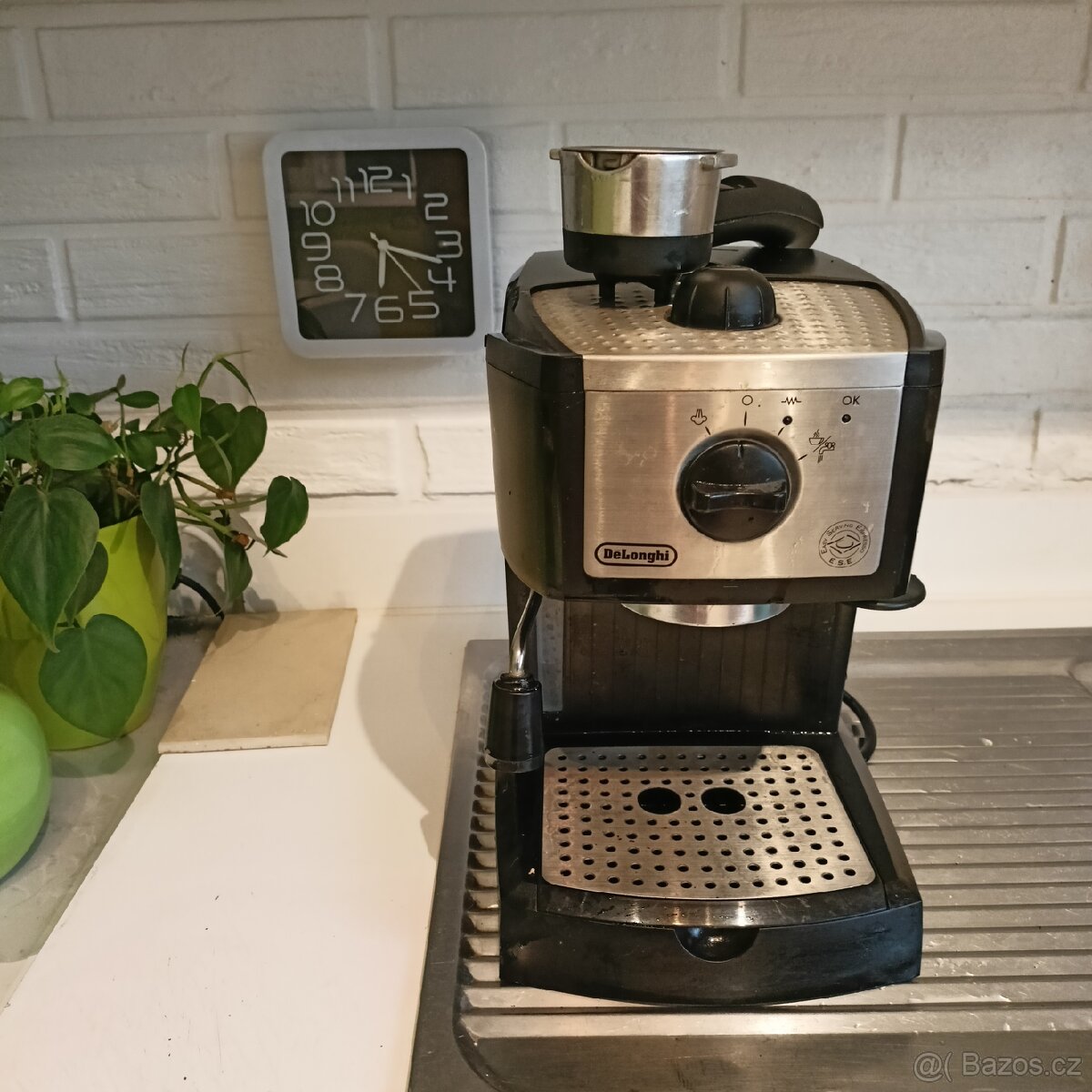Pákový kávovar DeLonghi espresso