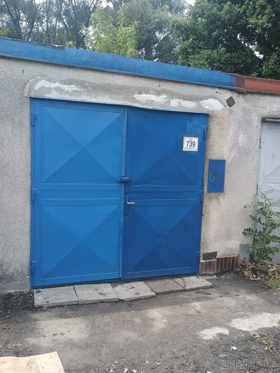 Garáž pro velké auto