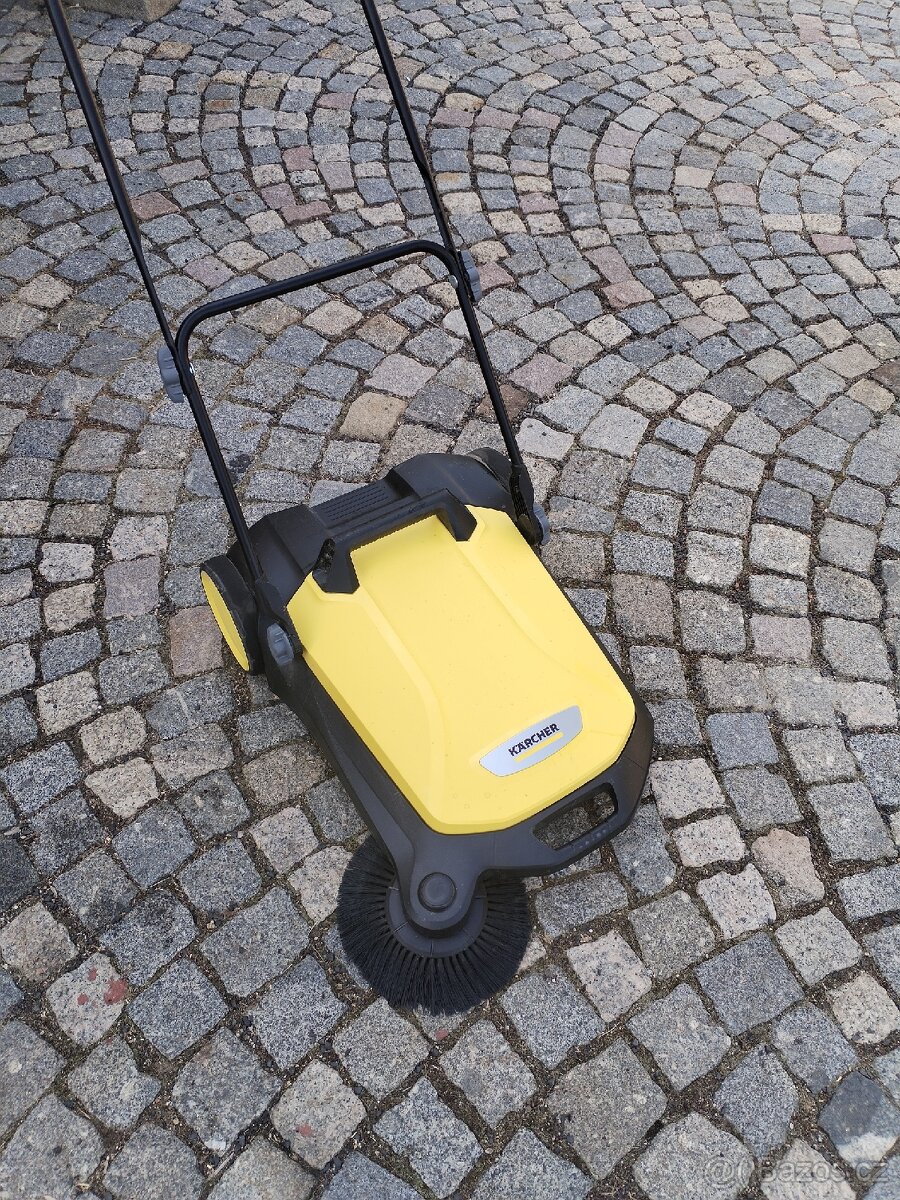 Karcher zametací stroj