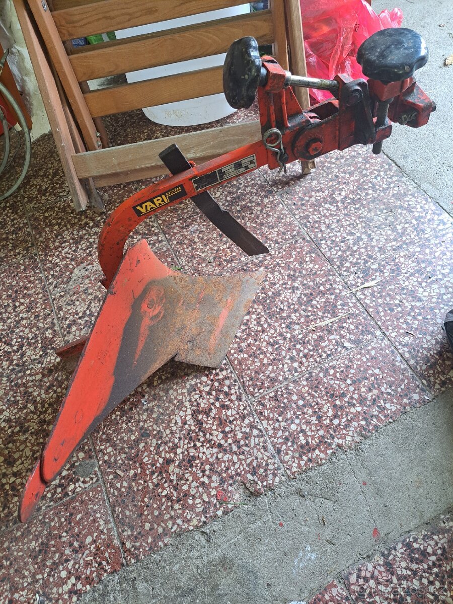 Pravý pluh s tělesem tera vari