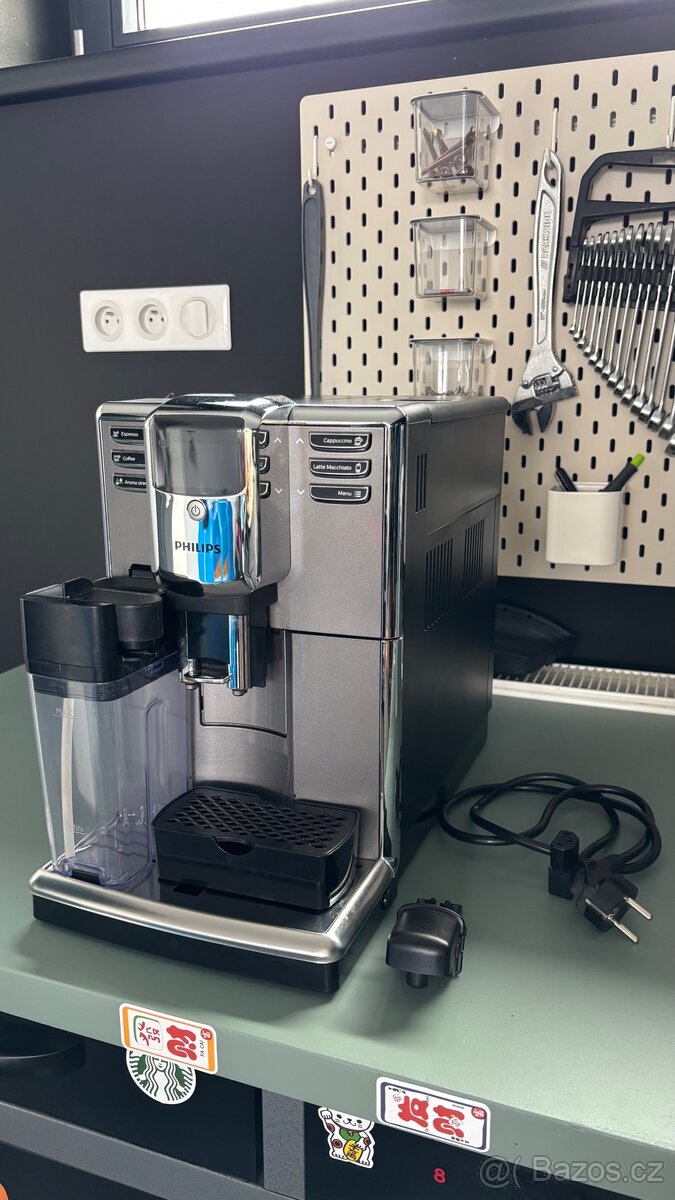 Automatický kávovar  Philips Series 5000 EP5364/10