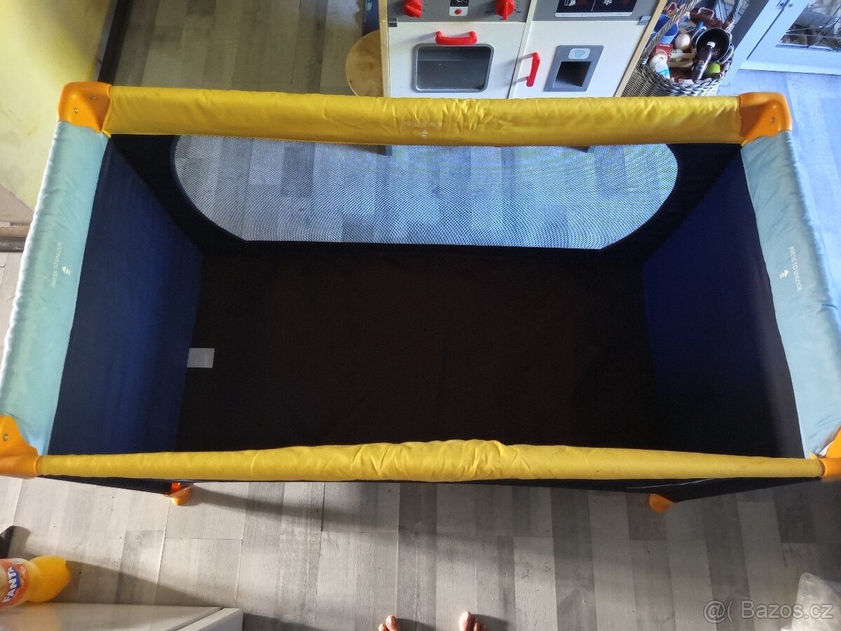 Cestovní postýlka