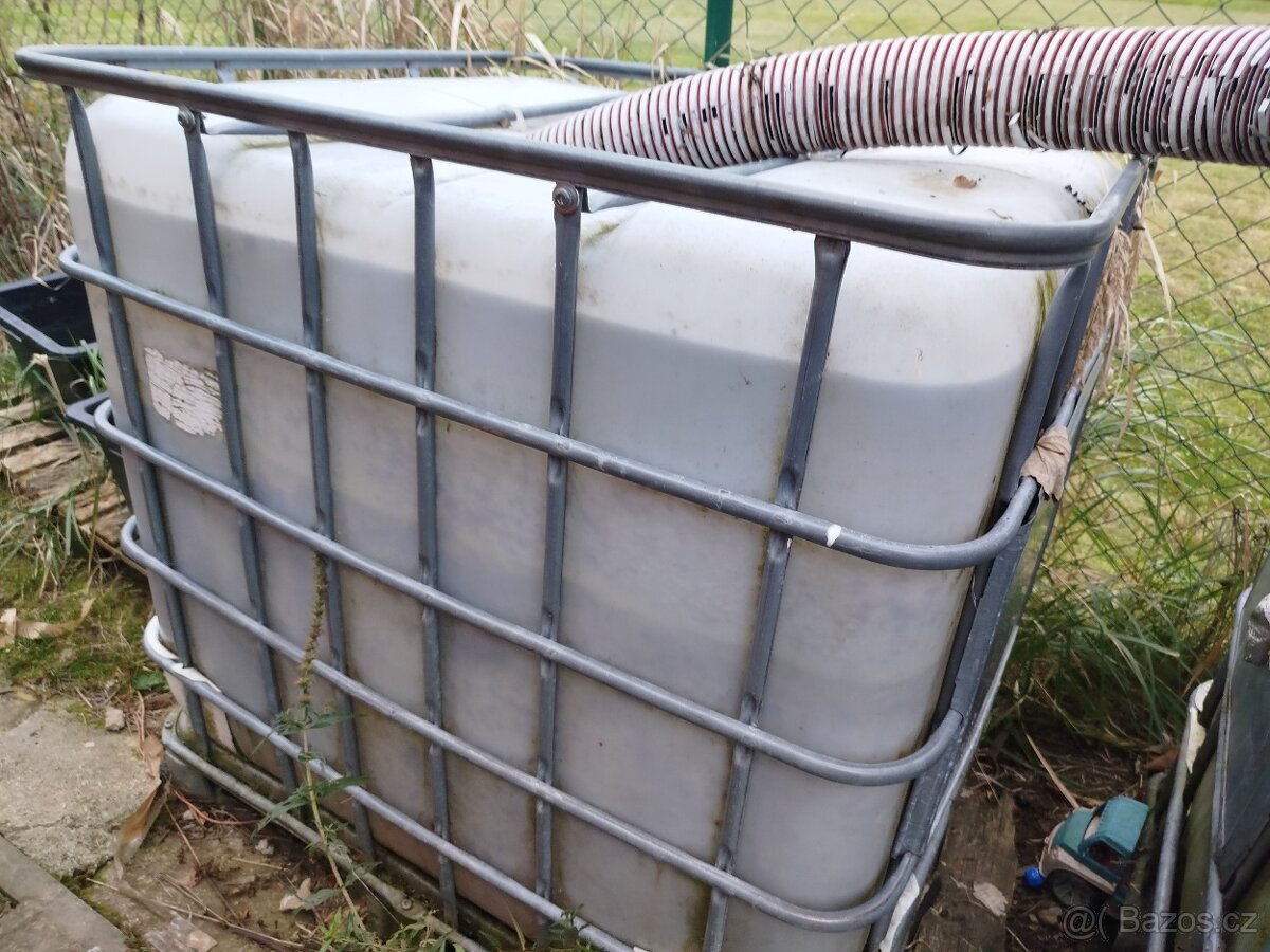 IBC nádrž 1000 l na vodu