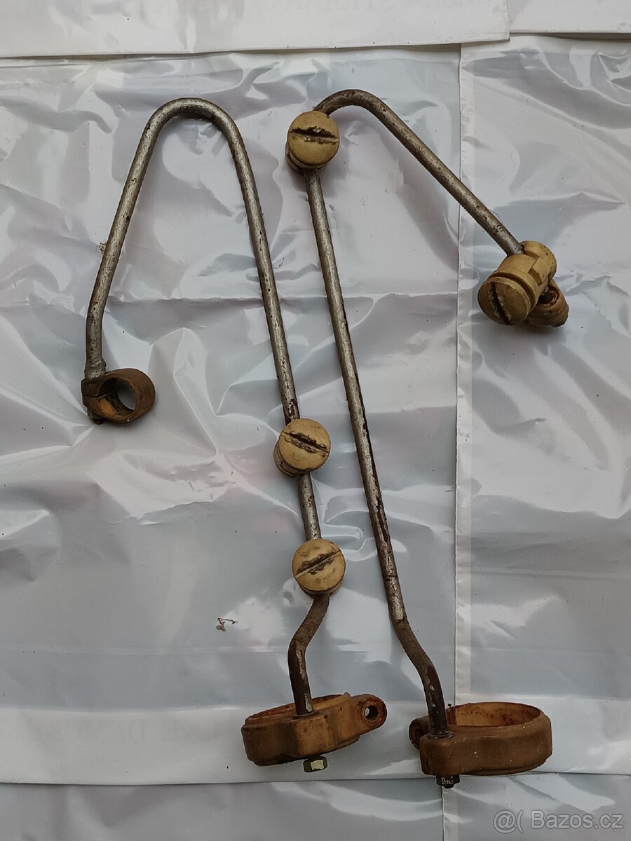 Jawa kývačka Panelka, Držáky plexi