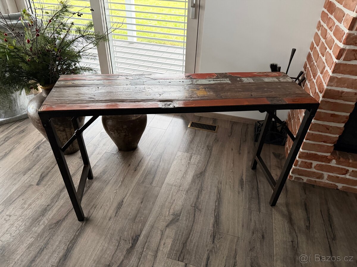 Designovy Konzolovy stolek- industrialni styl