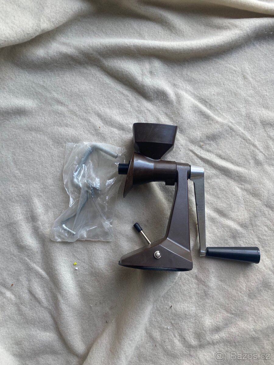 Starý mlýnek na mák