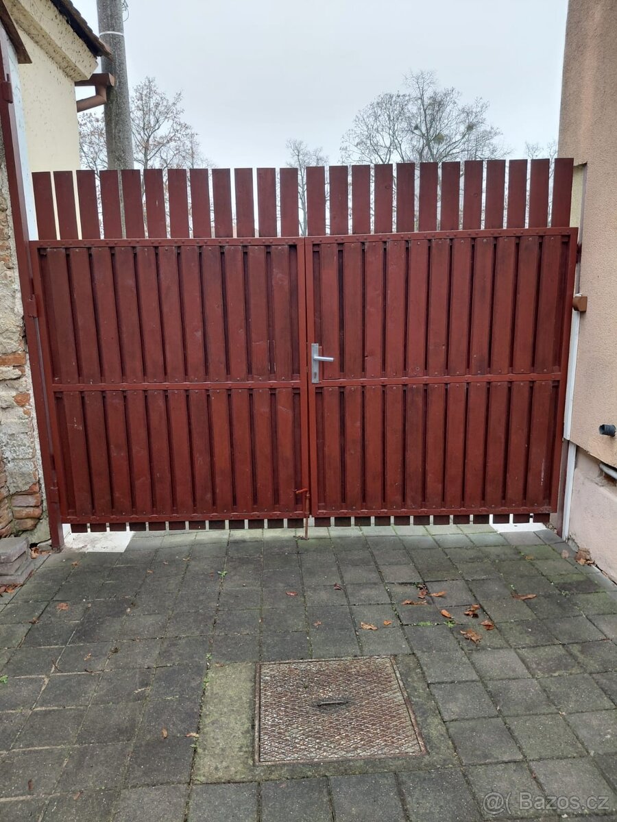 Brána ,vrata. Pri rychlém jednání sleva