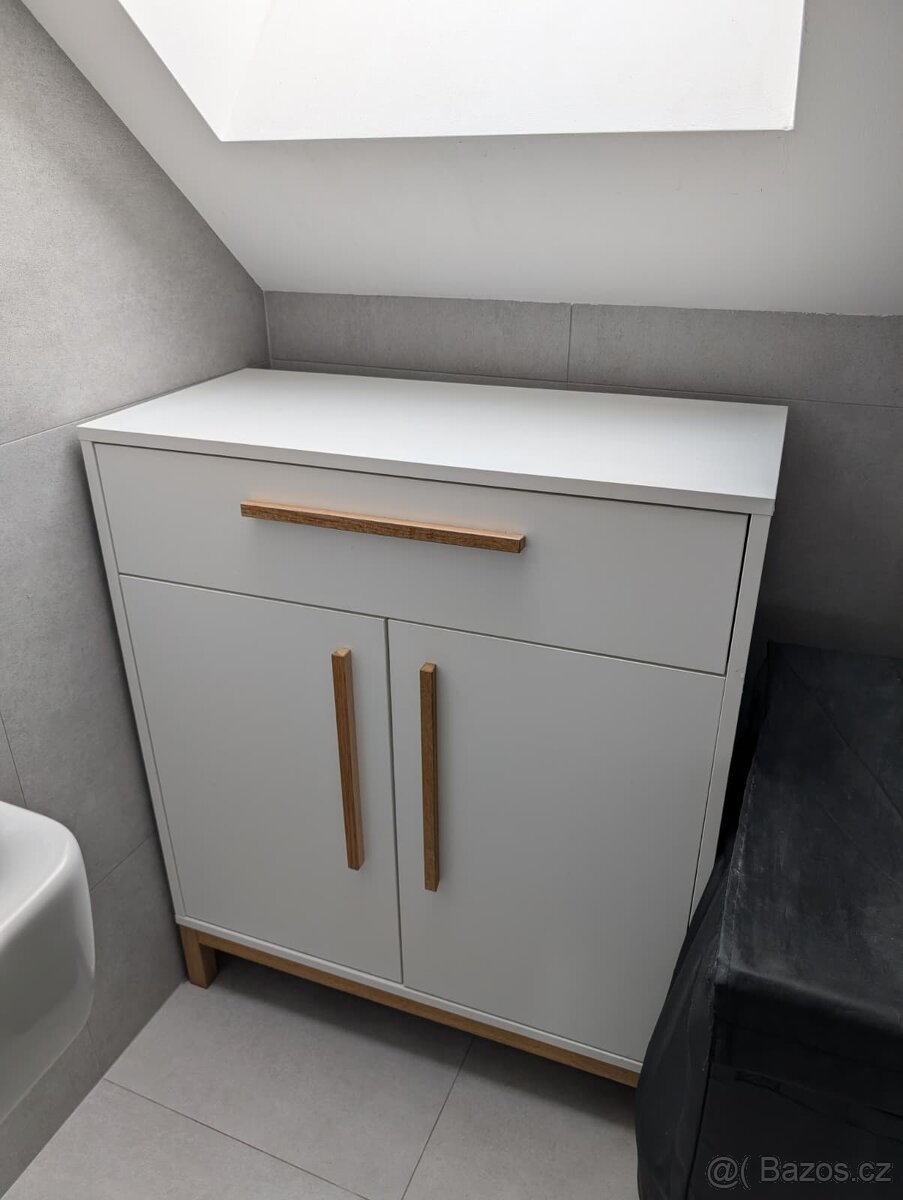 Koupelnová skříňka