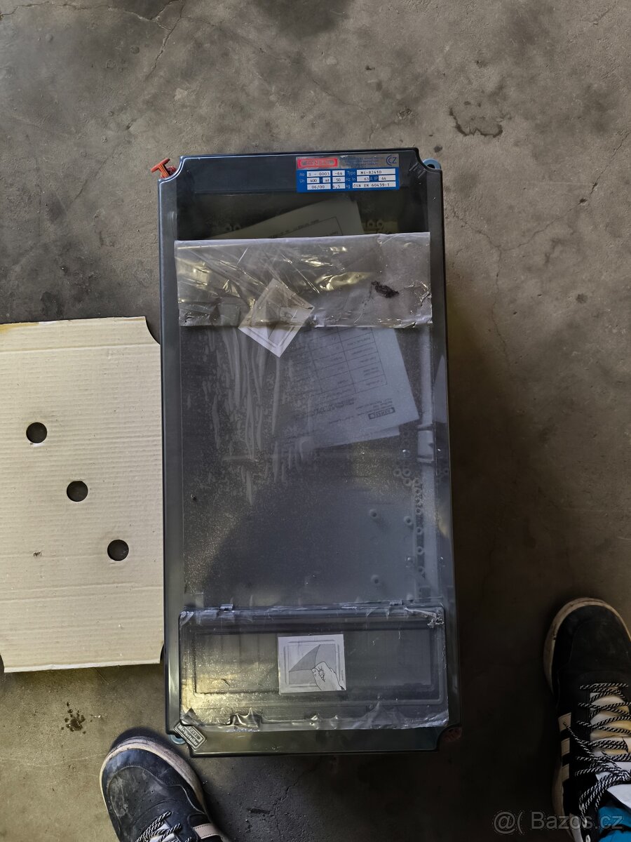 Velký rozvaděč skříň