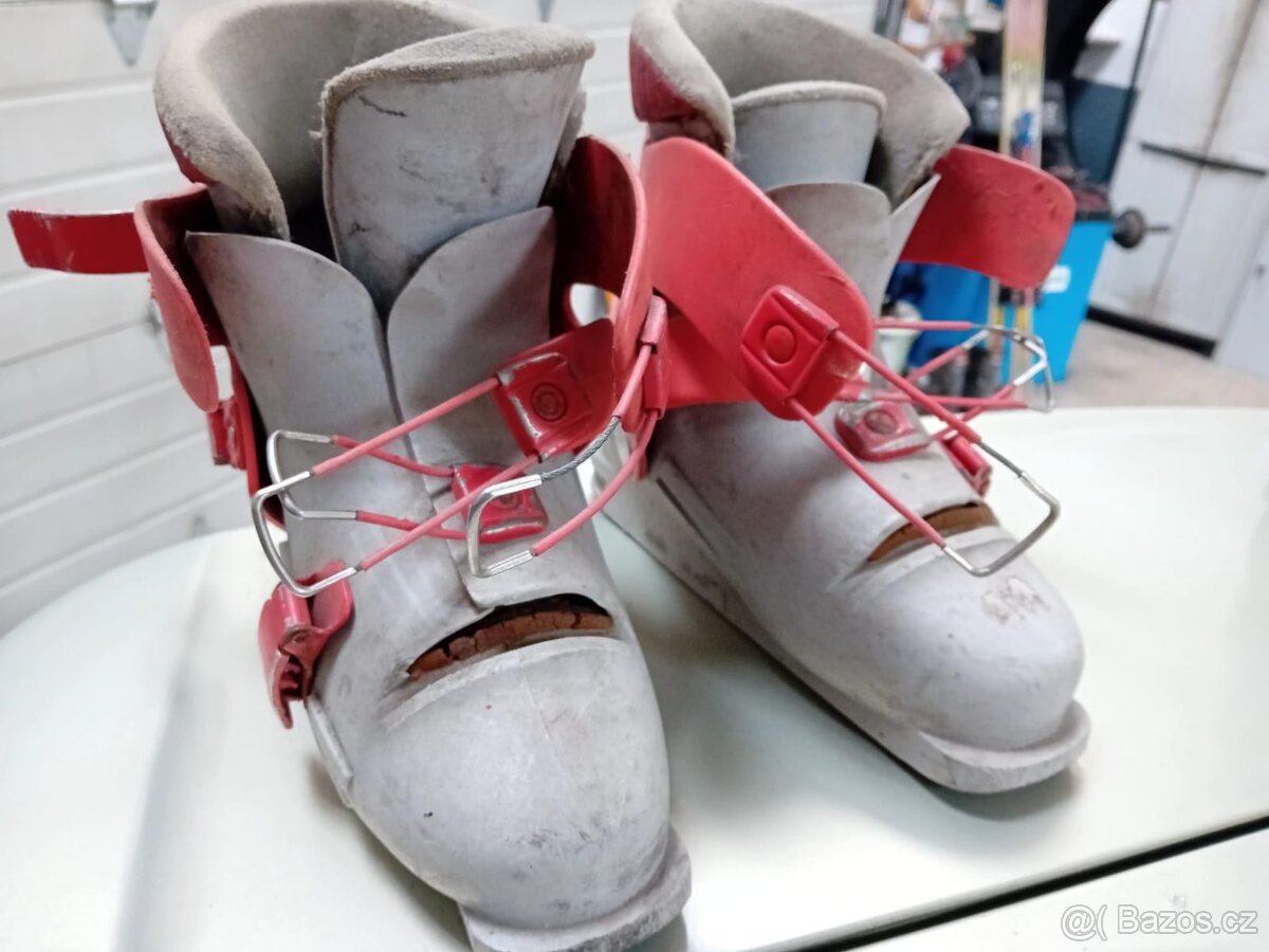 Dětské lyžáky vel.34,Dachstein