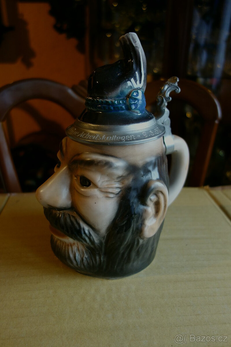 Pěkný,starý, zajímavý porcelánový korbel- hlava myslivce
