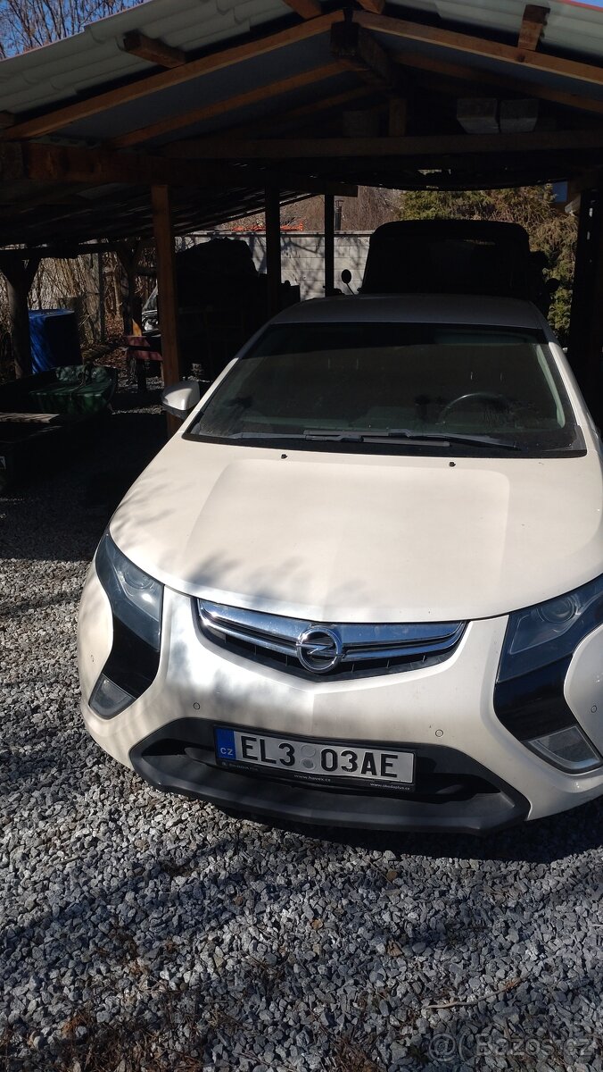 Opel Ampera 2012