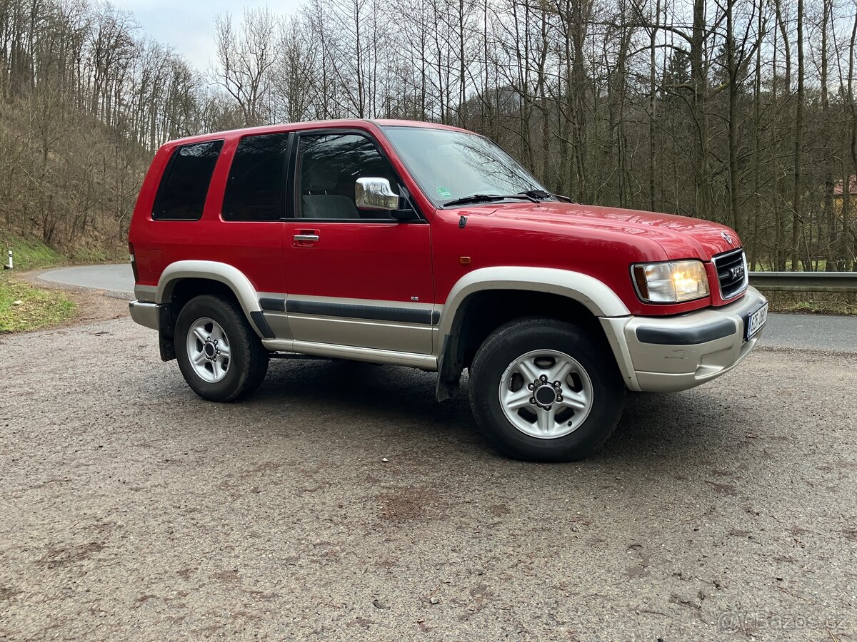 Opel Monterey 3.5 V6 benzín manuál