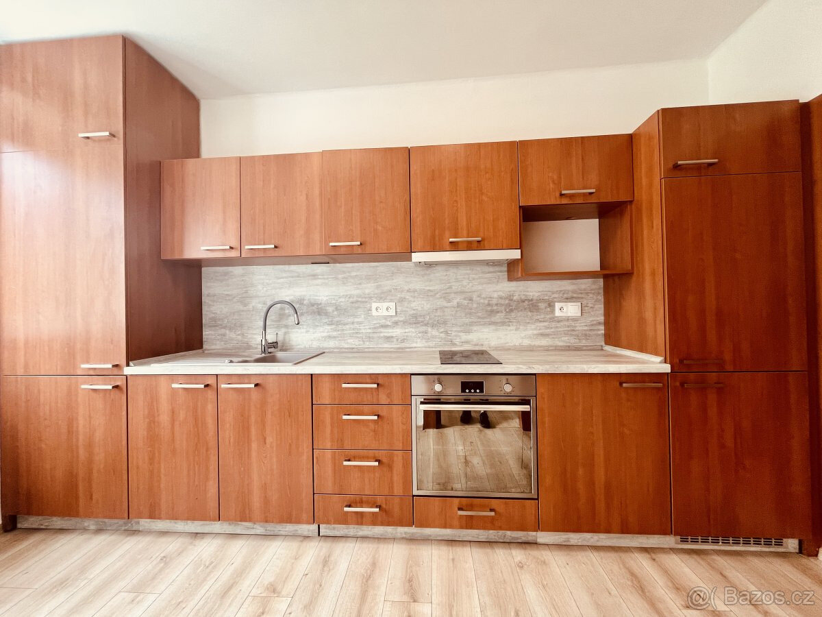 Pronájem bytu 1+1, Havanská, Poruba, 10400 Kč/měs, 32 m2