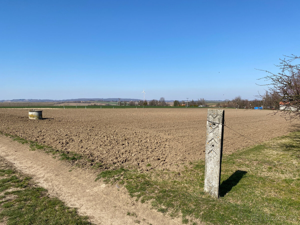 Prodej stavebního pozemku 2 309 m²