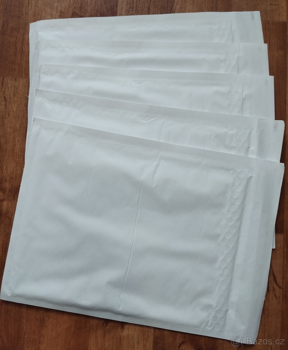 Nové bílé bublinkové obálky H/18 260x350 mm (š x d)