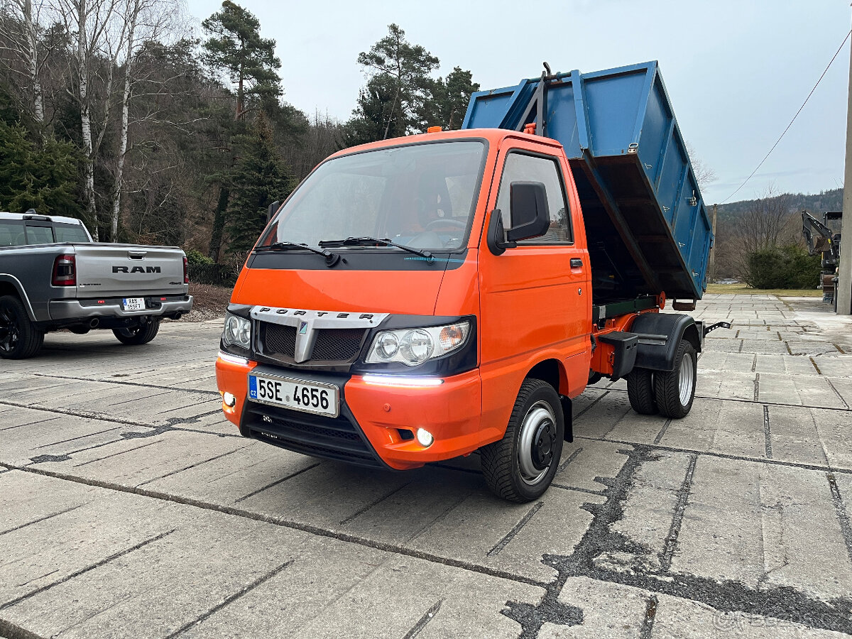 Piaggio Porter Maxxi 1,3i hákový nosič kontejnerů