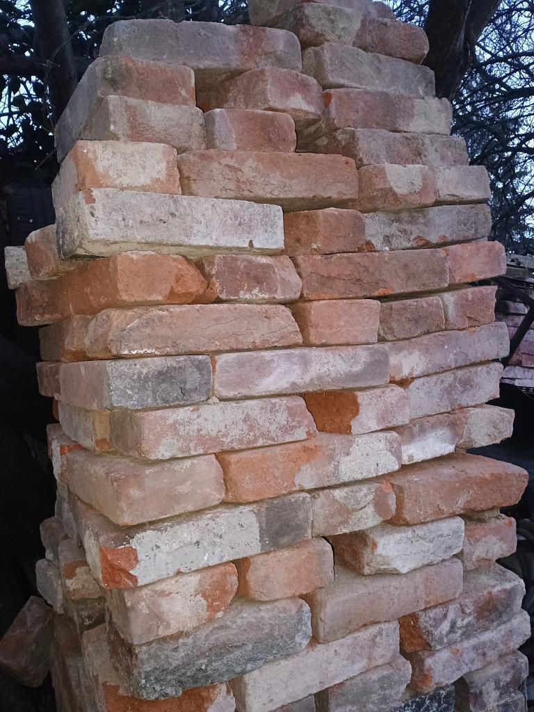 Cihly staré plné, a luxfery, futra