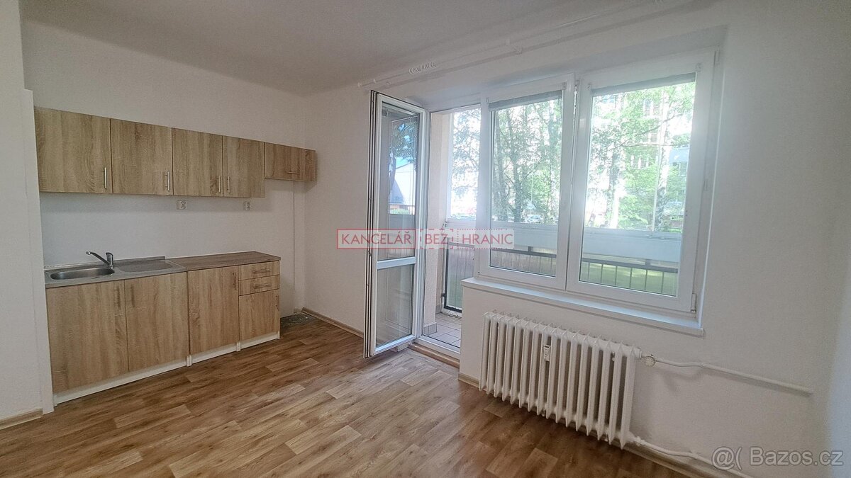 Garsonka na Podlesí s lodžií