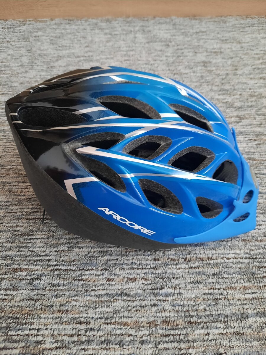 Dětská cyklistická přilba vel. 52-58 cm, M/L.