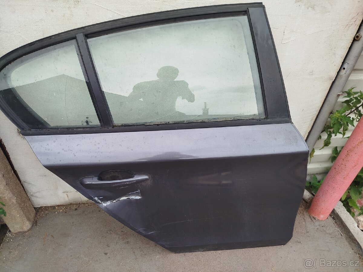 Pravý zadní dveře BMW E87