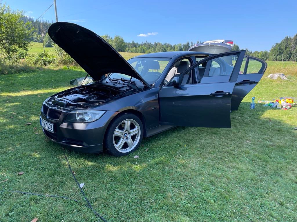 E90 318i