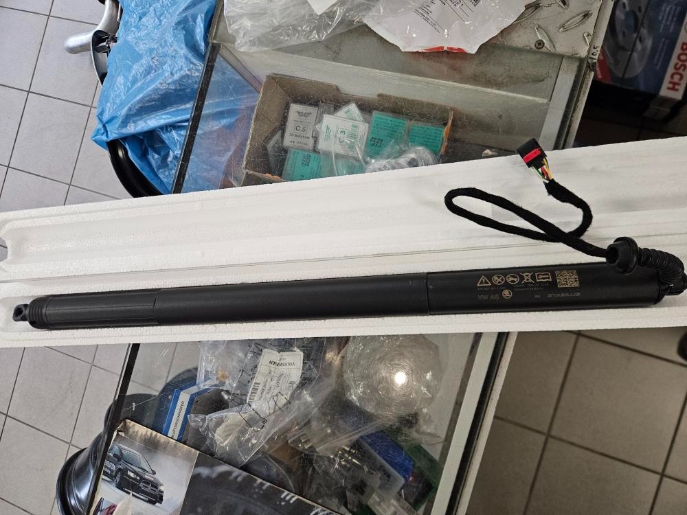 Originální elektrická vzpěra pátých dveří