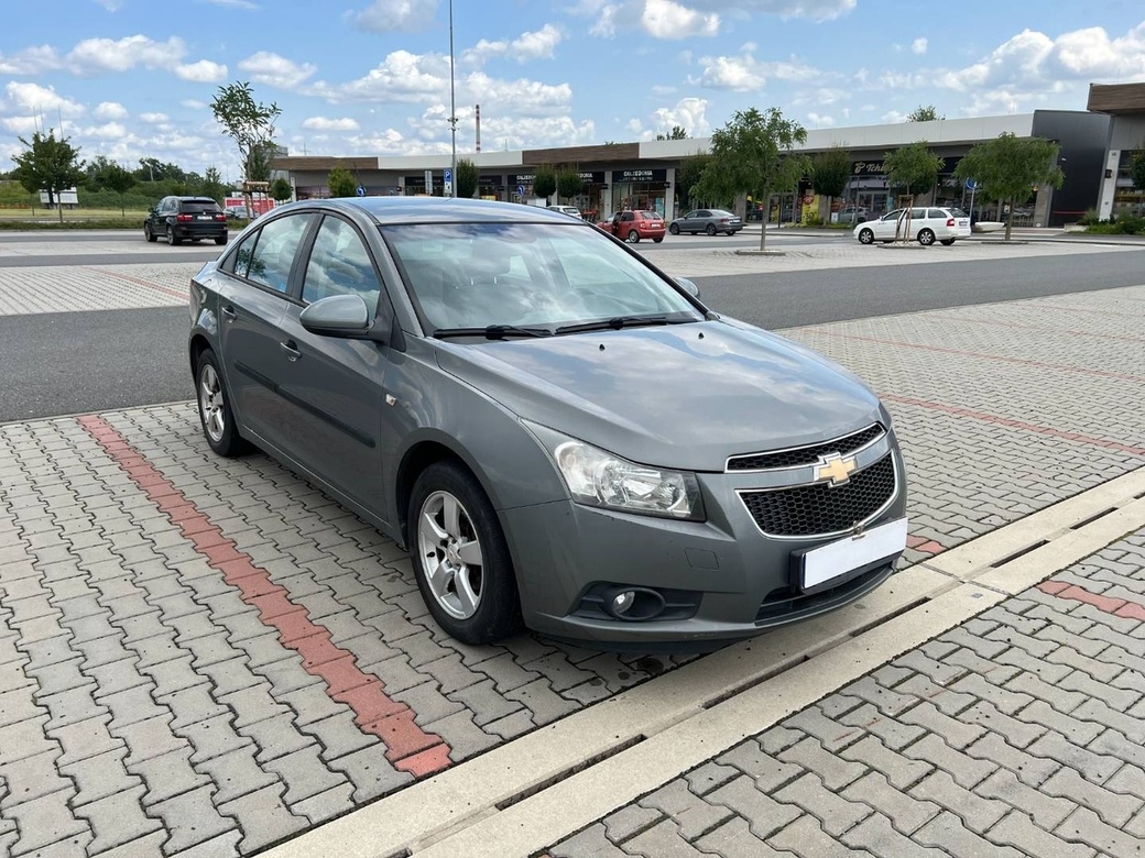 Chevrolet Cruze 1.6i 83kw 1. maj. koup. ČR naj.98t