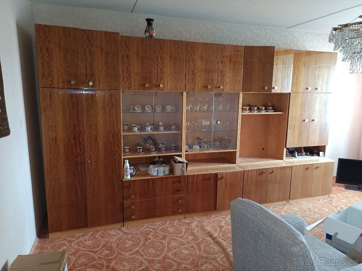 Obývací stěna z 80. let
