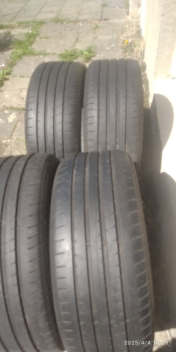 Letní pneu Goodyear 235/45 R 18