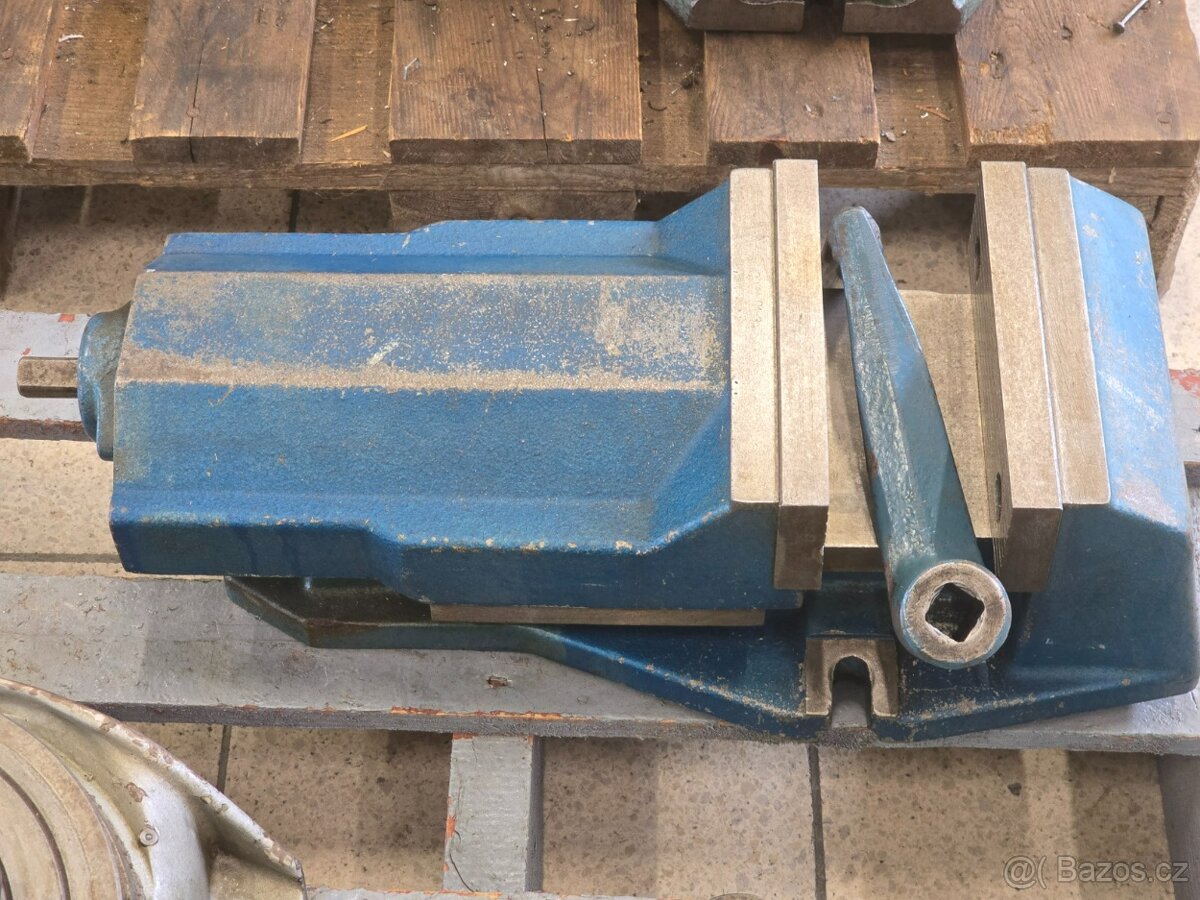 Strojní svěrák 200mm
