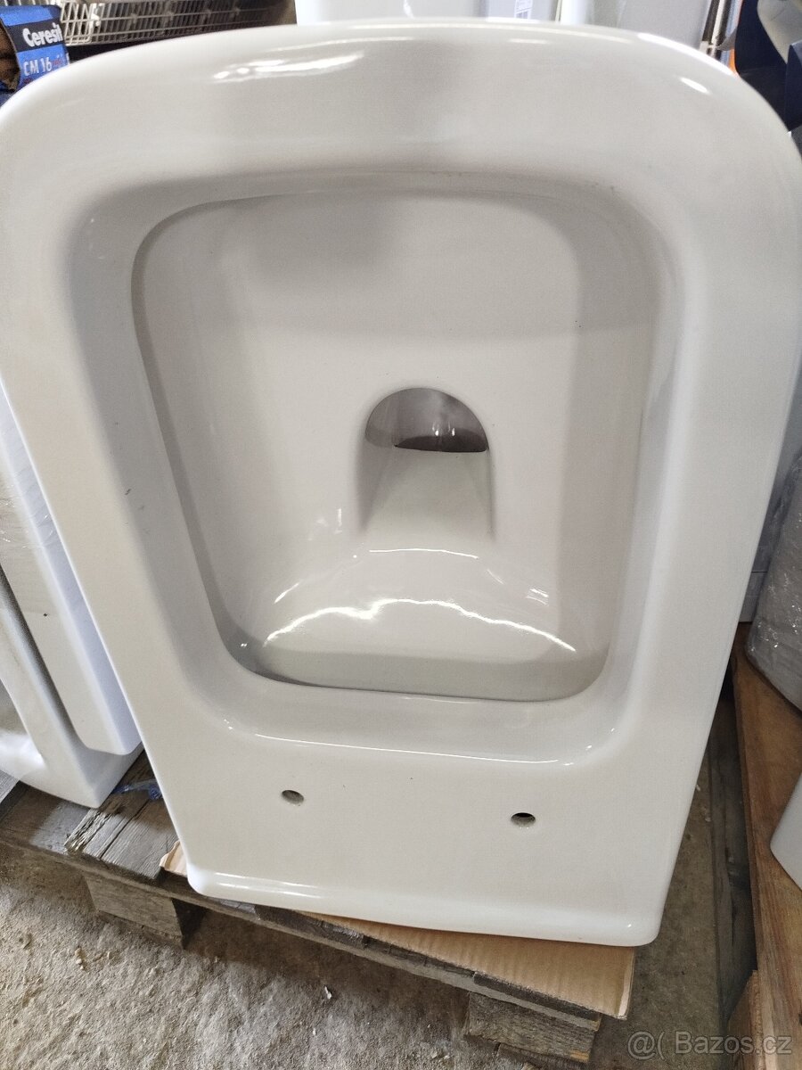 WC závěsné hranaté