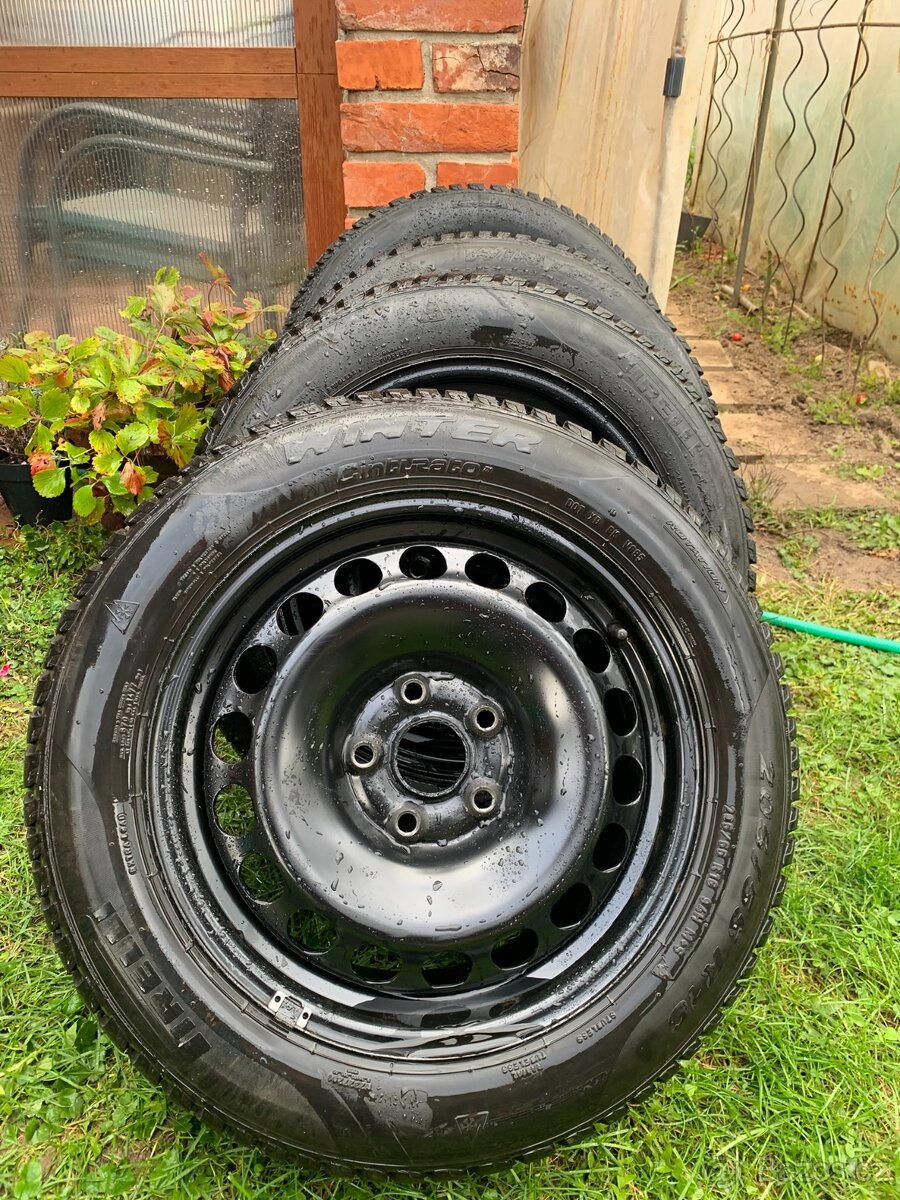 Zimní pneu Pirelli 205/55 R16