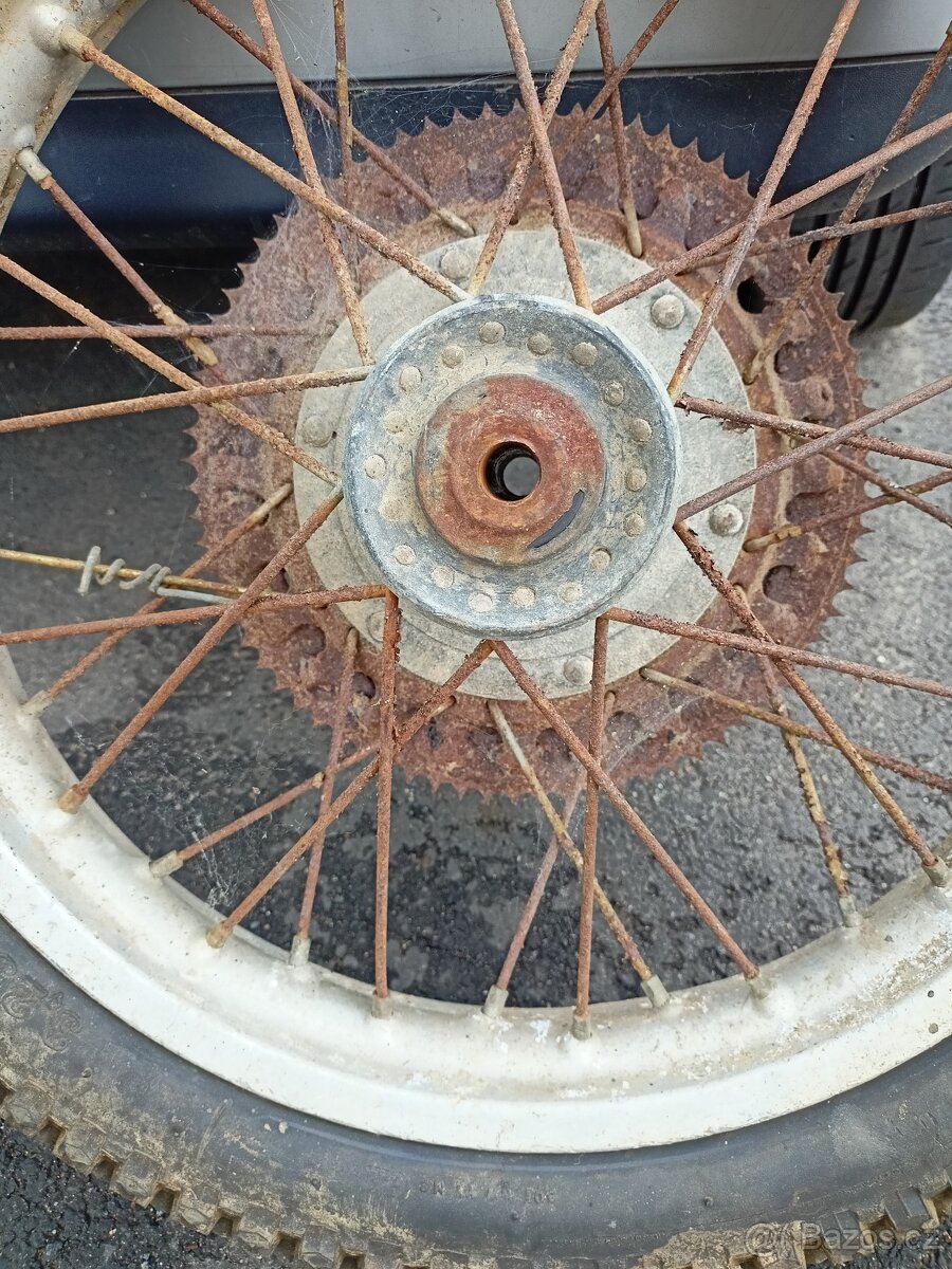 Čz 250/980 Montreal 250/968 dvoulauf zadní kolo na renovaci