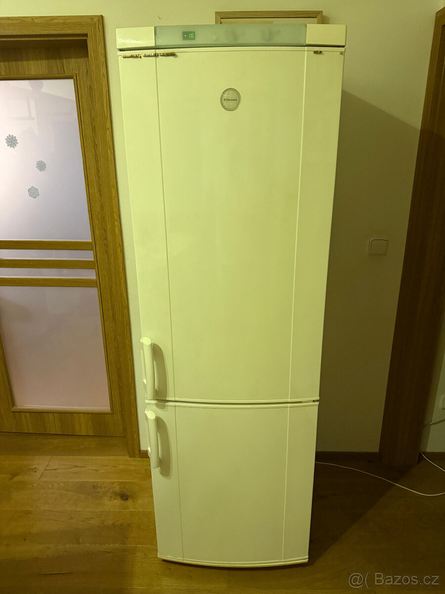 Kombinovaná chladnička s mrazničkou Electrolux