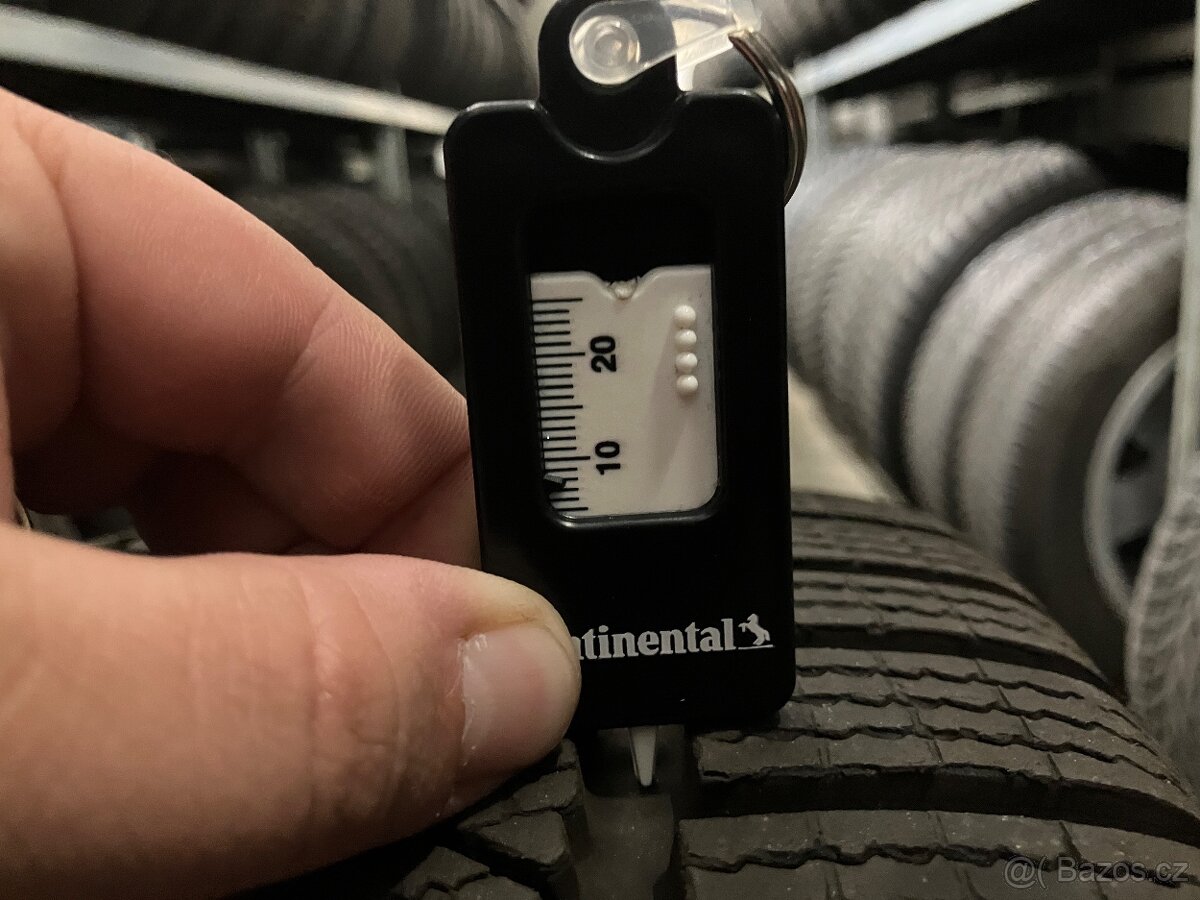 8 mm Continental Wintercontact TS 860 S 225/45 R 18