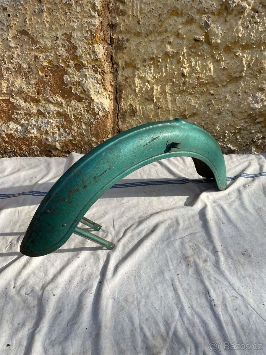 Přední blatník Jawetta původní stav zelená barva pěkný