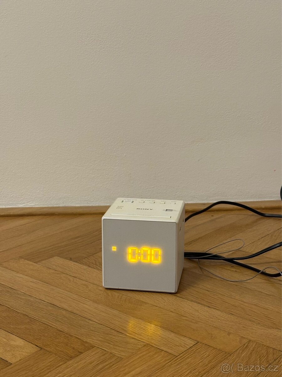 Radiobudík Sony ICF-C1