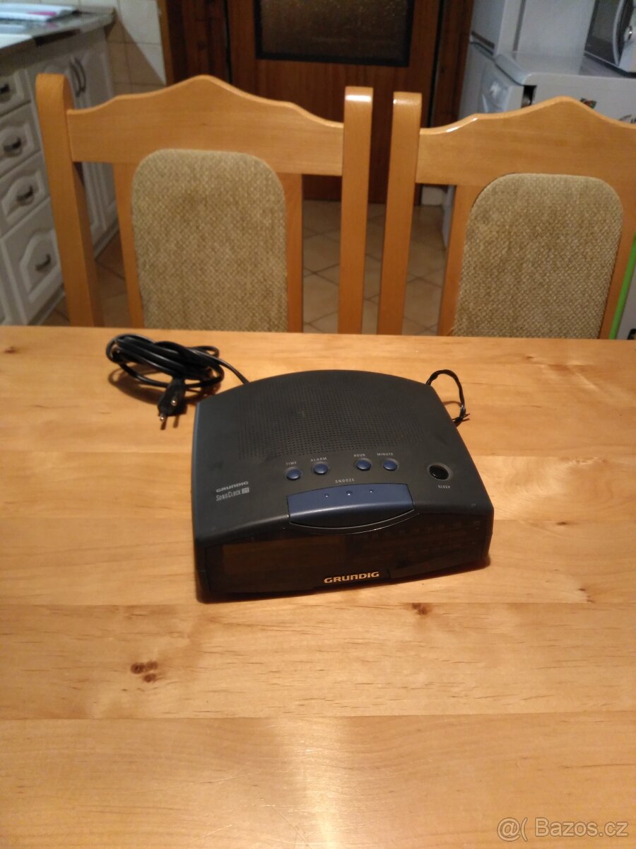 Radiobudík Grundig