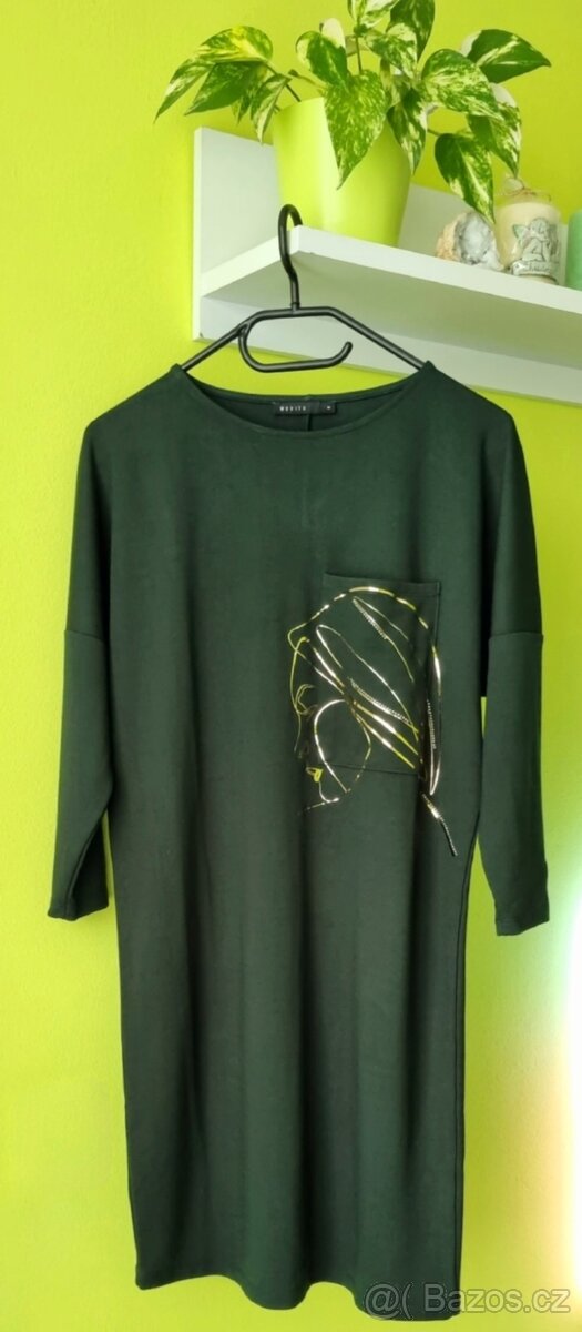 Dámské šaty se zlatým motivem