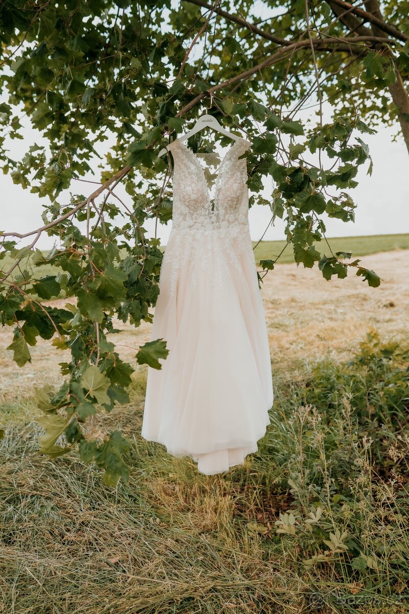 Prodám luxusní svatební šaty