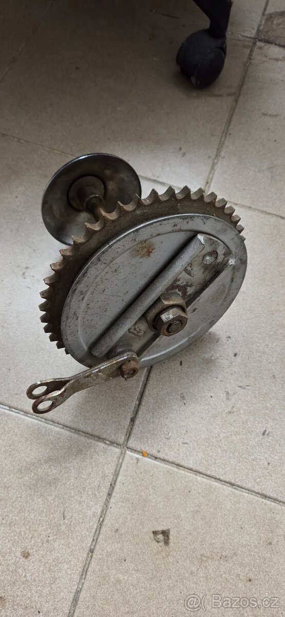 Jawa kývačka půlbuben rozeta