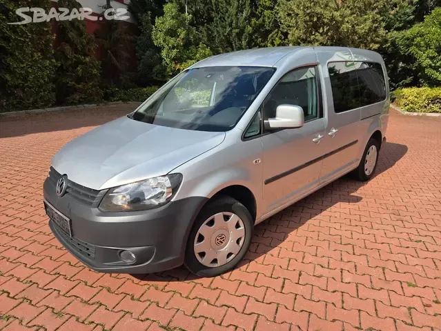Caddy Maxi 1.6 TDI,7.míst,tažné,serviska,bez koroze,klima