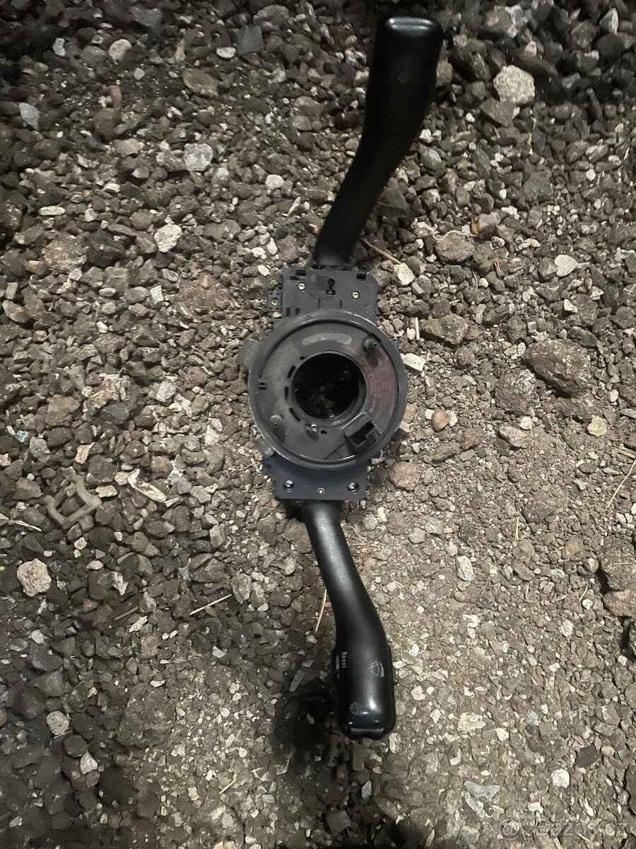 Prodám páčky blinkrů a stěračů-Octavia 1