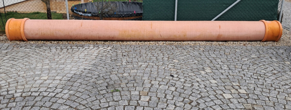 Trubka KG 500 mm PP SN16