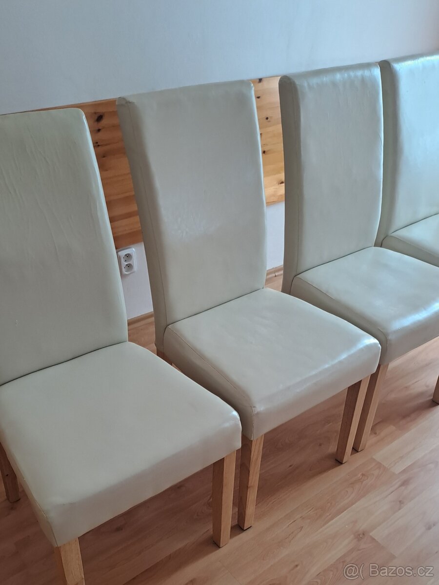 Béžové koženkové židle