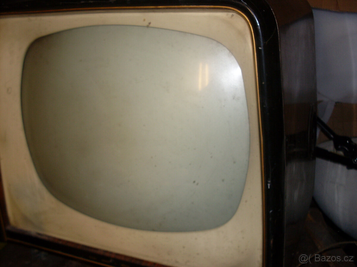 TV Orion AT550