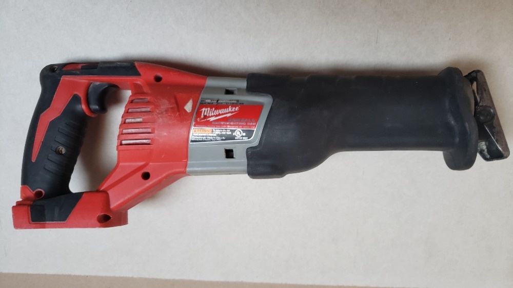 PILA OCASKA MILWAUKEE M18  (šavlová)