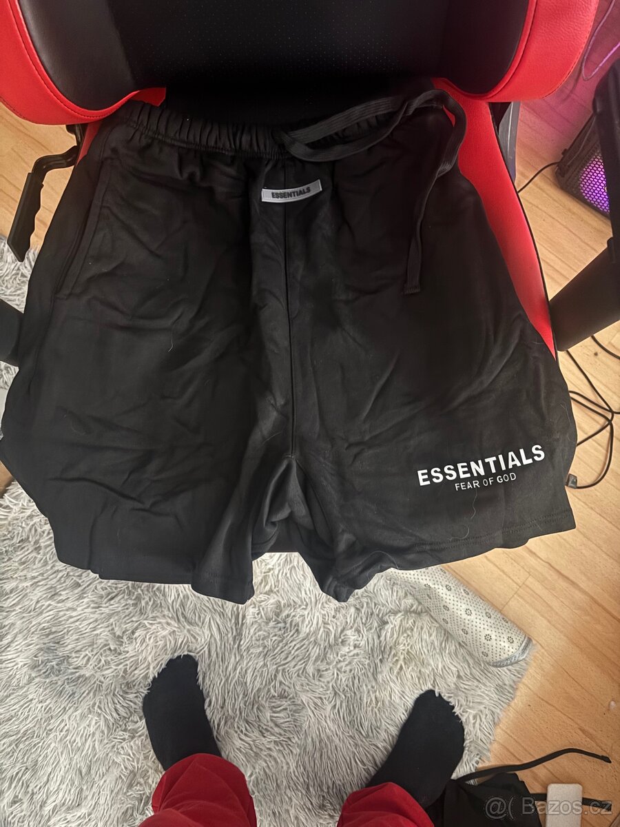 Esentials kratasy